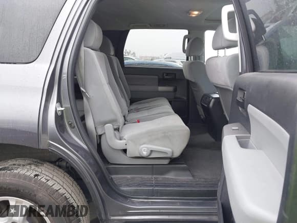 ✅ 2012 Toyota Sequoia SR5 • VIN: 5TDBY5G16CS069063 • Лот: 41561175. Опубликован ранее на IAAI с пробегом 140 627 миль. Бесплатный доступ к архиву аукционных продаж из США и подробный отчёт об истории автомобиля на DreamBid. Изображение 8.