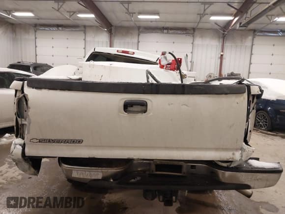 ✅ 2006 Chevrolet Silverado 1500 • VIN: 1GBHC23246F128626 • Лот: 41574542. Опубликован ранее на IAAI с пробегом Не указан. Бесплатный доступ к архиву аукционных продаж из США и подробный отчёт об истории автомобиля на DreamBid. Изображение 16.