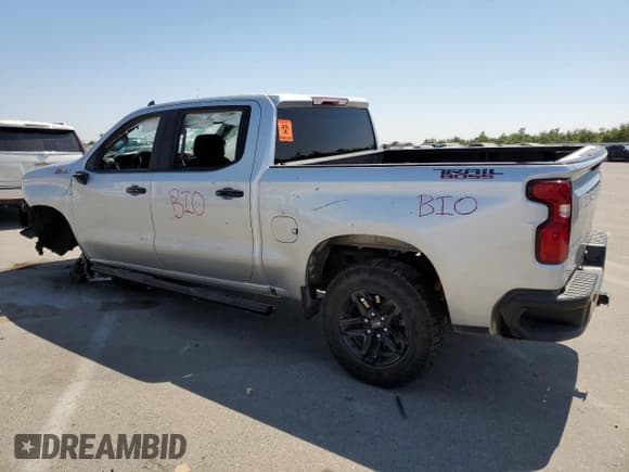 ✅ 2021 Chevrolet Silverado 1500 LT Trail Boss • VIN: 3GCPYFED7MG436819 • Lot: 65375654. Wystawiony na Copart z przebiegiem 16 049 mil. Bezpłatny archiwum sprzedaży aukcyjnych z USA i szczegółowy raport historii pojazdu na DreamBid. Zdjęcie 2.