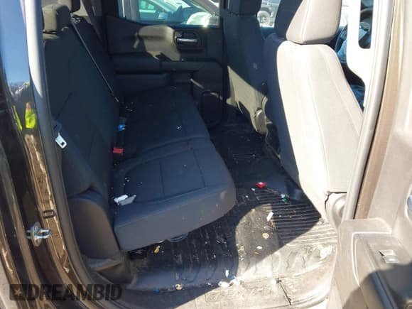 ✅ 2021 GMC Sierra 1500 • VIN: 3GTU9AEF2MG293010 • Lot: 41292323. Wystawiony na IAAI z przebiegiem 71 776 mil. Bezpłatny archiwum sprzedaży aukcyjnych z USA i szczegółowy raport historii pojazdu na DreamBid. Zdjęcie 8.