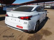 ✅ 2024 Nissan Versa S • VIN: 3N1CN8DV1RL847860 • Lot: 43624418. Wystawiony na IAAI z przebiegiem 18 351 mil. Bezpłatny archiwum sprzedaży aukcyjnych z USA i szczegółowy raport historii pojazdu na DreamBid. Zdjęcie 4.