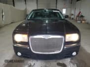 ✅ 2008 Chrysler 300 Limited • VIN: 2C3KA33G78H125900 • Lot: 90877565. Listed on Copart with 289,858 mi. Free auction sales archive from the USA and detailed vehicle history report at DreamBid. Image 5.