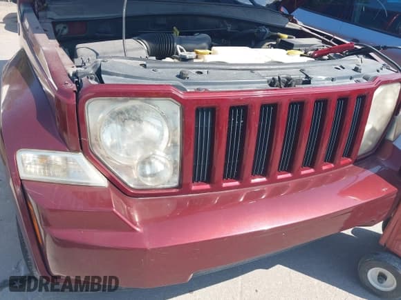 ✅ 2009 Jeep Liberty Rocky Mountain • VIN: 1J8GN28KX9W524373 • Lot: 42902076. Listed on IAAI with 197,260 mi. Free auction sales archive from the USA and detailed vehicle history report at DreamBid. Image 6.