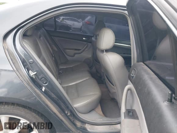 ✅ 2006 Acura TSX Navi • VIN: JH4CL96946C019770 • Lot: 42932977. Listed on IAAI with 372,436 mi. Free auction sales archive from the USA and detailed vehicle history report at DreamBid. Image 8.