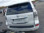 ✅ 2017 Lexus GX 460 Premium • VIN: JTJBM7FX2H5154506 • Lot: 43485672. Wystawiony na IAAI z przebiegiem 85 347 mil. Bezpłatny archiwum sprzedaży aukcyjnych z USA i szczegółowy raport historii pojazdu na DreamBid. Zdjęcie 16.