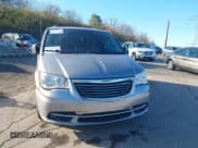 ✅ 2015 Chrysler Town & Country Touring • VIN: 2C4RC1BG7FR698443 • Lot: 43781424. Wystawiony na IAAI z przebiegiem 63 097 mil. Bezpłatny archiwum sprzedaży aukcyjnych z USA i szczegółowy raport historii pojazdu na DreamBid. Zdjęcie 17.