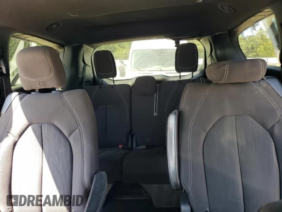 ✅ 2018 Chrysler Pacifica Touring Plus • VIN: 2C4RC1FG2JR356854 • Лот: 69926145. Опубликован ранее на Copart с пробегом 87 692 миль. Бесплатный доступ к архиву аукционных продаж из США и подробный отчёт об истории автомобиля на DreamBid. Изображение 10.