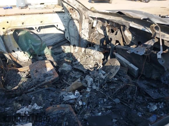 ✅ 2023 Ford Mustang Mach-E GT • VIN: 3FMTK4SE5PMA38947 • Lot: 41779237. Wystawiony na IAAI z przebiegiem Nie podano. Bezpłatny archiwum sprzedaży aukcyjnych z USA i szczegółowy raport historii pojazdu na DreamBid. Zdjęcie 5.