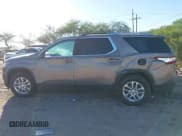 ✅ 2018 Chevrolet Traverse LT Cloth • VIN: 1GNERGKW7JJ137557 • Lot: 43587309. Wystawiony na IAAI z przebiegiem 94 684 mil. Bezpłatny archiwum sprzedaży aukcyjnych z USA i szczegółowy raport historii pojazdu na DreamBid. Zdjęcie 14.