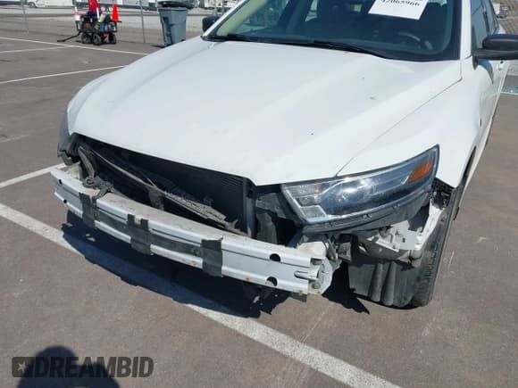 ✅ 2019 Ford Taurus SE • VIN: 1FAHP2D8XKG100973 • Lot: 42065966. Wystawiony na IAAI z przebiegiem 153 308 mil. Bezpłatny archiwum sprzedaży aukcyjnych z USA i szczegółowy raport historii pojazdu na DreamBid. Zdjęcie 6.