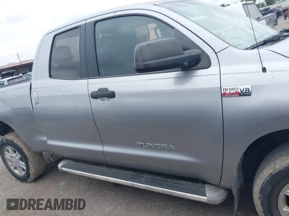 ✅ 2010 Toyota Tundra • VIN: 5TFRM5F1XAX012450 • Lot: 42783313. Listed on IAAI with 294,573 mi. Free auction sales archive from the USA and detailed vehicle history report at DreamBid. Image 13.