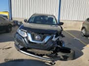 ✅ 2020 Nissan Rogue SV • VIN: JN8AT2MV5LW108505 • Lot: 90352445. Wystawiony na Copart z przebiegiem 88 721 mil. Bezpłatny archiwum sprzedaży aukcyjnych z USA i szczegółowy raport historii pojazdu na DreamBid. Zdjęcie 5.