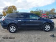✅ 2017 Chevrolet Traverse LS • VIN: 1GNKRFED1HJ138608 • Lot: 43556397. Wystawiony na IAAI z przebiegiem 98 915 mil. Bezpłatny archiwum sprzedaży aukcyjnych z USA i szczegółowy raport historii pojazdu na DreamBid. Zdjęcie 13.