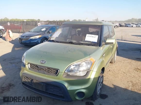 ✅ 2013 Kia Soul • VIN: KNDJT2A57D7497062 • Лот: 43458647. Опубликован ранее на IAAI с пробегом 151 105 миль. Бесплатный доступ к архиву аукционных продаж из США и подробный отчёт об истории автомобиля на DreamBid. Изображение 2.