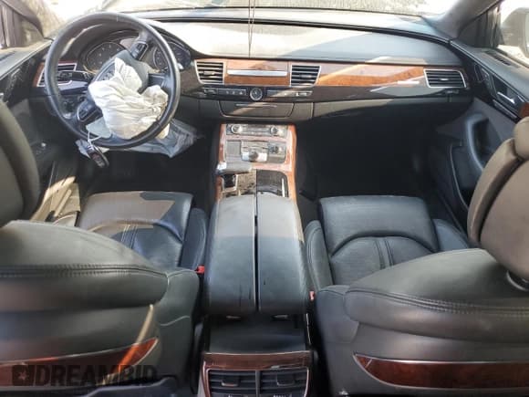✅ 2011 Audi A8 • VIN: WAURVAFD4BN010025 • Lot: 67784065. Wystawiony na Copart z przebiegiem Nie podano. Bezpłatny archiwum sprzedaży aukcyjnych z USA i szczegółowy raport historii pojazdu na DreamBid. Zdjęcie 8.