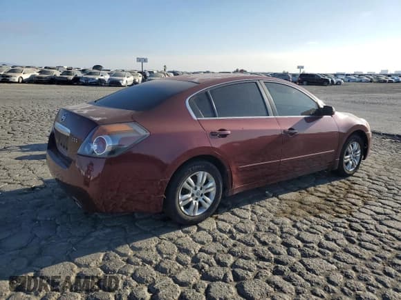 ✅ 2010 Nissan Altima S • VIN: 1N4AL2AP1AN564446 • Lot: 70948225. Wystawiony na Copart z przebiegiem 227 293 mil. Bezpłatny archiwum sprzedaży aukcyjnych z USA i szczegółowy raport historii pojazdu na DreamBid. Zdjęcie 3.