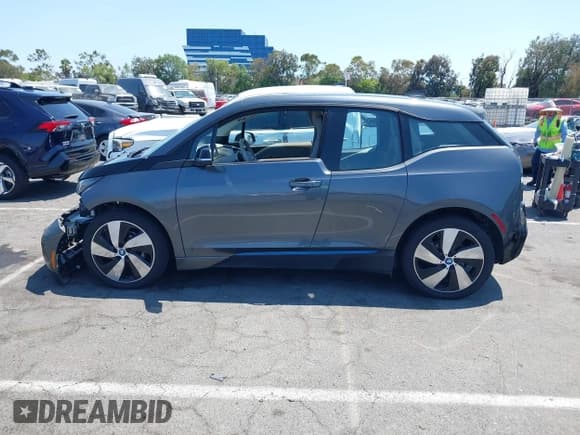 ✅ 2017 BMW i3 • VIN: WBY1Z8C3XHV893984 • Лот: 42750362. Опубликован ранее на IAAI с пробегом 66 584 миль. Бесплатный доступ к архиву аукционных продаж из США и подробный отчёт об истории автомобиля на DreamBid. Изображение 15.