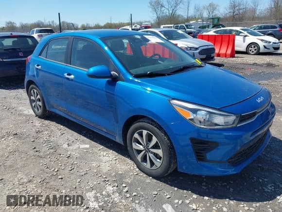 ✅ 2023 Kia Rio S • VIN: 3KPA25AD9PE514279 • Lot: 42194256. Wystawiony na IAAI z przebiegiem 76 630 mil. Bezpłatny archiwum sprzedaży aukcyjnych z USA i szczegółowy raport historii pojazdu na DreamBid. Zdjęcie 1.