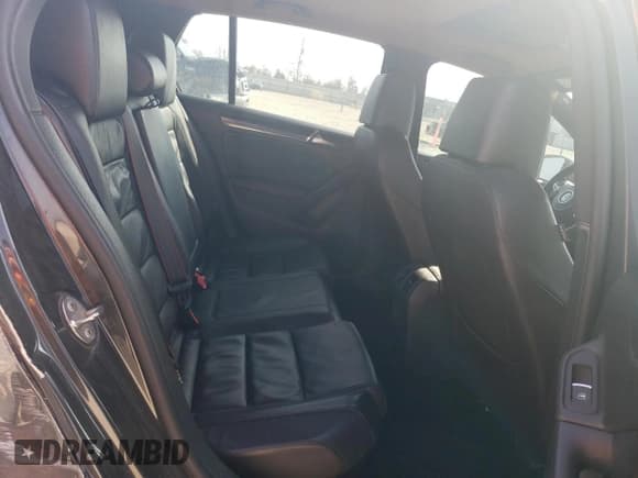 ✅ 2013 Volkswagen Golf GTI Wolfsburg Edition • VIN: WVWHV7AJ8DW133760 • Lot: 86565394. Wystawiony na Copart z przebiegiem 161 575 mil. Bezpłatny archiwum sprzedaży aukcyjnych z USA i szczegółowy raport historii pojazdu na DreamBid. Zdjęcie 10.