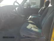 ✅ 2004 Chevrolet Silverado 2500HD LS • VIN: 1GCHK23U14F190207 • Lot: 81964065. Wystawiony na Copart z przebiegiem 150 202 mil. Bezpłatny archiwum sprzedaży aukcyjnych z USA i szczegółowy raport historii pojazdu na DreamBid. Zdjęcie 7.