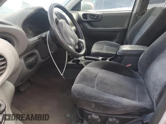 ✅ 2002 Hyundai Santa Fe GLS • VIN: KM8SC73D92U175975 • Лот: 71291915. Опубликован ранее на Copart с пробегом 124 648 миль. Бесплатный доступ к архиву аукционных продаж из США и подробный отчёт об истории автомобиля на DreamBid. Изображение 7.