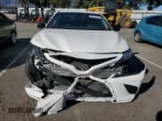 ✅ 2020 Toyota Camry SE • VIN: 4T1G11AK2LU322343 • Лот: 82529545. Опубликован ранее на Copart с пробегом 63 997 миль. Бесплатный доступ к архиву аукционных продаж из США и подробный отчёт об истории автомобиля на DreamBid. Изображение 5.