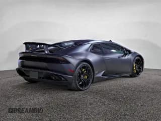 ✅ 2015 Lamborghini Huracan • VIN: ZHWUC1ZF3FLA03451 • Lot: 97352275. Wystawiony na Copart z przebiegiem 32 201 mil. Bezpłatny archiwum sprzedaży aukcyjnych z USA i szczegółowy raport historii pojazdu na DreamBid. Zdjęcie 4.