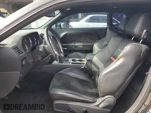 ✅ 2011 Dodge Challenger SRT-8 • VIN: 2B3CJ7DJ4BH560853 • Lot: 45471245. Wystawiony na Copart z przebiegiem 120 520 mil. Bezpłatny archiwum sprzedaży aukcyjnych z USA i szczegółowy raport historii pojazdu na DreamBid. Zdjęcie 7.