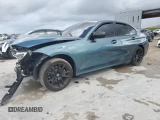 2021 BMW 3 Series 330i z VIN 3MW5R1J08M8B65268, wystawiony jako Copart lot #84435655 z przebiegiem 69 632 mil mil oraz Nie do naprawy • Non repairable. Historia ofert i sprzedaży dostępna na DreamBid. Obrazek 1.