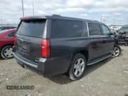 ✅ 2017 Chevrolet Suburban Premier • VIN: 1GNSKJKC6HR200458 • Lot: 46552664. Wystawiony na Copart z przebiegiem 120 747 mil. Bezpłatny archiwum sprzedaży aukcyjnych z USA i szczegółowy raport historii pojazdu na DreamBid. Zdjęcie 3.