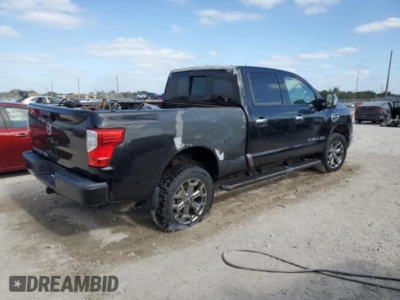 ✅ 2016 Nissan Titan Platinum Reserve • VIN: 1N6BA1F25GN508897 • Lot: 55090755. Listed on Copart with 175,850 mi. Free auction sales archive from the USA and detailed vehicle history report at DreamBid. Image 3.