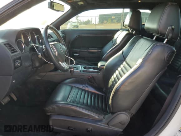 ✅ 2014 Dodge Challenger SXT • VIN: 2C3CDYAG4EH143620 • Lot: 44043265. Wystawiony na Copart z przebiegiem 286 456 mil. Bezpłatny archiwum sprzedaży aukcyjnych z USA i szczegółowy raport historii pojazdu na DreamBid. Zdjęcie 7.