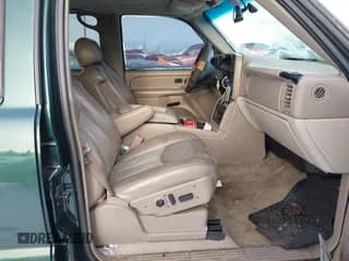 ✅ 2003 Chevrolet Suburban LT • VIN: 3GNFK16Z63G166885 • Лот: 41150771. Опубликован ранее на IAAI с пробегом 290 630 миль. Бесплатный доступ к архиву аукционных продаж из США и подробный отчёт об истории автомобиля на DreamBid. Изображение 5.