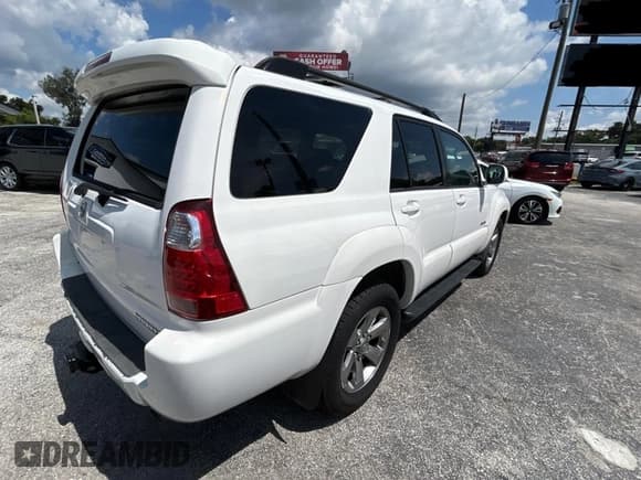 ✅ 2008 Toyota 4Runner Limited • VIN: JTEZU17R38K018767 • Lot: 67825785. Wystawiony na Copart z przebiegiem 185 867 mil. Bezpłatny archiwum sprzedaży aukcyjnych z USA i szczegółowy raport historii pojazdu na DreamBid. Zdjęcie 4.