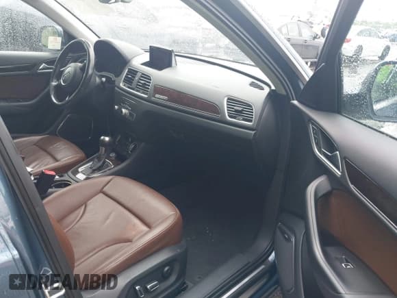 ✅ 2016 Audi Q3 Prestige • VIN: WA1GFCFS9GR001834 • Lot: 42248193. Wystawiony na IAAI z przebiegiem 62 508 mil. Bezpłatny archiwum sprzedaży aukcyjnych z USA i szczegółowy raport historii pojazdu na DreamBid. Zdjęcie 5.