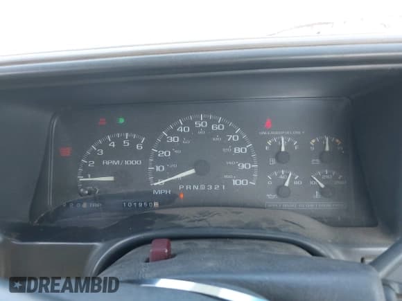 ✅ 1997 Chevrolet Silverado 1500 • VIN: 1GCEC14W3VZ100369 • Lot: 43208475. Wystawiony na IAAI z przebiegiem 101 950 mil. Bezpłatny archiwum sprzedaży aukcyjnych z USA i szczegółowy raport historii pojazdu na DreamBid. Zdjęcie 7.