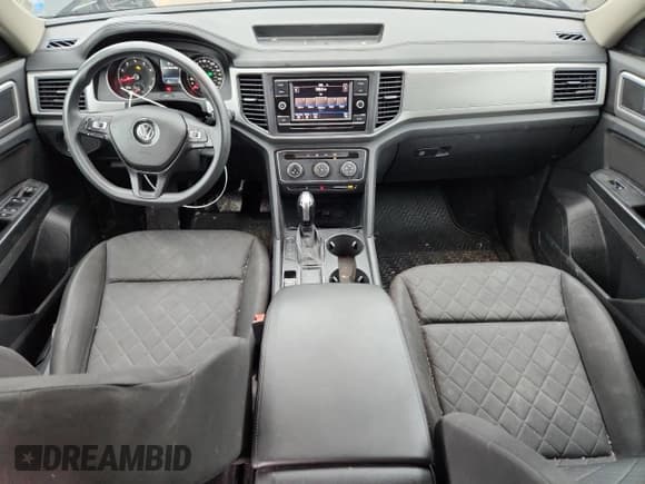 ✅ 2018 Volkswagen Atlas S • VIN: 1V2AR2CAXJC567695 • Lot: 85922865. Listed on Copart with 180,071 mi. Free auction sales archive from the USA and detailed vehicle history report at DreamBid. Image 8.