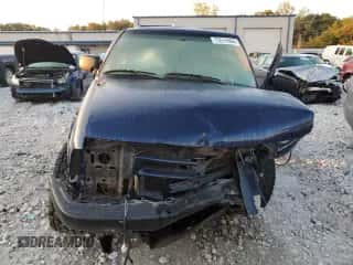 2004 Chevrolet Blazer LS z VIN 1GNCT18X64K158226, wystawiony jako Copart lot #75513394 z przebiegiem Nie podano mil oraz Czysty tytuł • Clean title. Historia ofert i sprzedaży dostępna na DreamBid. Obrazek 5.