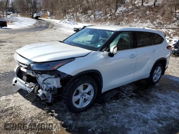 ✅ 2022 Toyota Highlander LE • VIN: 5TDBZRBHXNS251845 • Lot: 45867085. Listed on Copart with 50,472 mi. Free auction sales archive from the USA and detailed vehicle history report at DreamBid. Image 1.