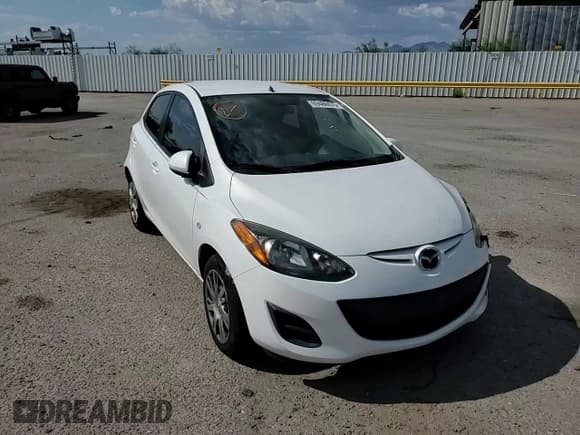 ✅ 2013 Mazda 2 Sport • VIN: JM1DE1KZ3D0153403 • Lot: 69486975. Listed on Copart with 67,739 mi. Free auction sales archive from the USA and detailed vehicle history report at DreamBid. Image 13.