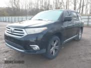 ✅ 2013 Toyota Highlander Limited • VIN: 5TDDK3EH4DS267236 • Лот: 43828282. Опубликован ранее на IAAI с пробегом Не указан. Бесплатный доступ к архиву аукционных продаж из США и подробный отчёт об истории автомобиля на DreamBid. Изображение 2.