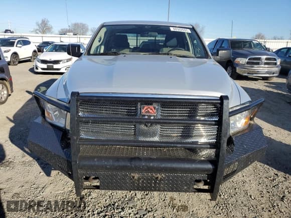 ✅ 2009 Dodge 1500 SLT • VIN: 1D3HB18P09S796780 • Lot: 88502695. Wystawiony na Copart z przebiegiem 184 760 mil. Bezpłatny archiwum sprzedaży aukcyjnych z USA i szczegółowy raport historii pojazdu na DreamBid. Zdjęcie 5.