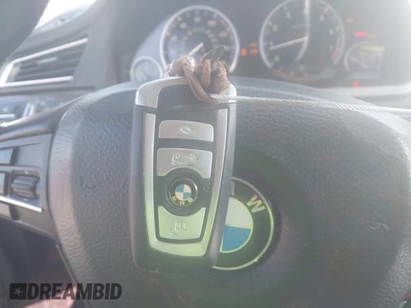 ✅ 2012 BMW 7 Series 750Li • VIN: WBAKB8C55CC962853 • Lot: 42705832. Wystawiony na IAAI z przebiegiem 154 689 mil. Bezpłatny archiwum sprzedaży aukcyjnych z USA i szczegółowy raport historii pojazdu na DreamBid. Zdjęcie 11.