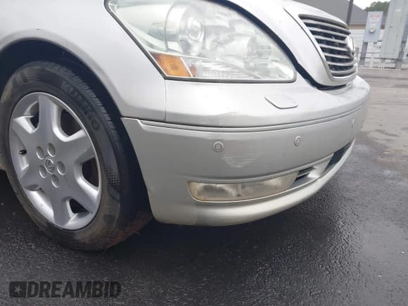 ✅ 2005 Lexus LS 430 • VIN: JTHBN36FX55004217 • Lot: 43348306. Listed on IAAI with 318,262 mi. Free auction sales archive from the USA and detailed vehicle history report at DreamBid. Image 6.