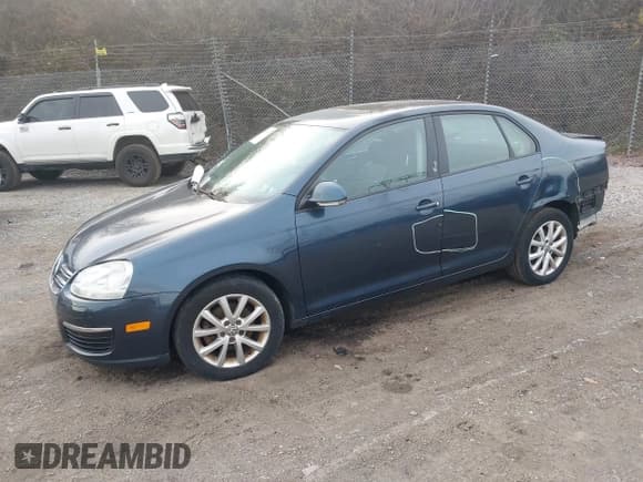 ✅ 2010 Volkswagen Jetta SE • VIN: 3VWRZ7AJ1AM120429 • Lot: 43876874. Listed on IAAI with 175,034 mi. Free auction sales archive from the USA and detailed vehicle history report at DreamBid. Image 20.