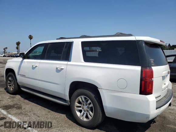 ✅ 2015 Chevrolet Suburban LT • VIN: 1GNSCJKC0FR288210 • Lot: 64307805. Wystawiony na Copart z przebiegiem 130 676 mil. Bezpłatny archiwum sprzedaży aukcyjnych z USA i szczegółowy raport historii pojazdu na DreamBid. Zdjęcie 2.