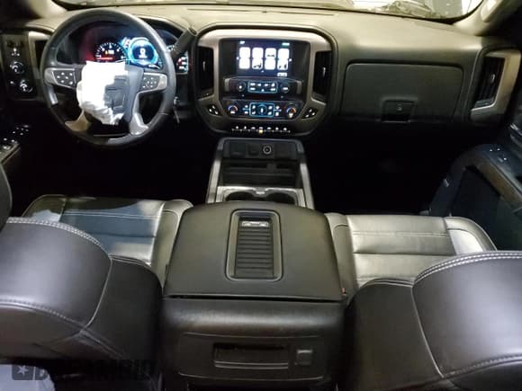 ✅ 2017 GMC Sierra 1500 Denali • VIN: 3GTU2PEJ9HG215809 • Lot: 92167995. Wystawiony na Copart z przebiegiem 85 536 mil. Bezpłatny archiwum sprzedaży aukcyjnych z USA i szczegółowy raport historii pojazdu na DreamBid. Zdjęcie 8.