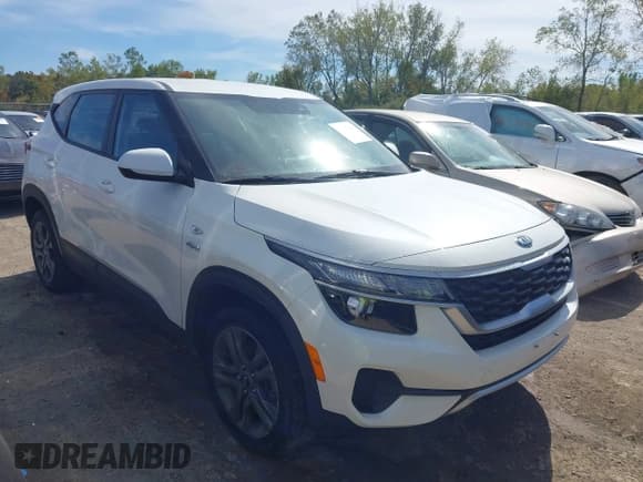 ✅ 2021 Kia Seltos LX • VIN: KNDEPCAA2M7072129 • Lot: 43350269. Wystawiony na IAAI z przebiegiem 80 964 mil. Bezpłatny archiwum sprzedaży aukcyjnych z USA i szczegółowy raport historii pojazdu na DreamBid. Zdjęcie 1.