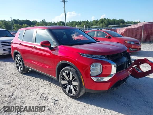 ✅ 2025 Mitsubishi Outlander SE • VIN: JA4J4VA80SZ017125 • Lot: 42707946. Listed on IAAI with 4,424 mi. Free auction sales archive from the USA and detailed vehicle history report at DreamBid. Image 1.