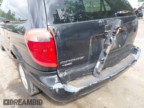 ✅ 2007 Dodge Grand Caravan SXT • VIN: 2D8GP44L87R271623 • Lot: 42676657. Listed on IAAI with 226,502 mi. Free auction sales archive from the USA and detailed vehicle history report at DreamBid. Image 13.